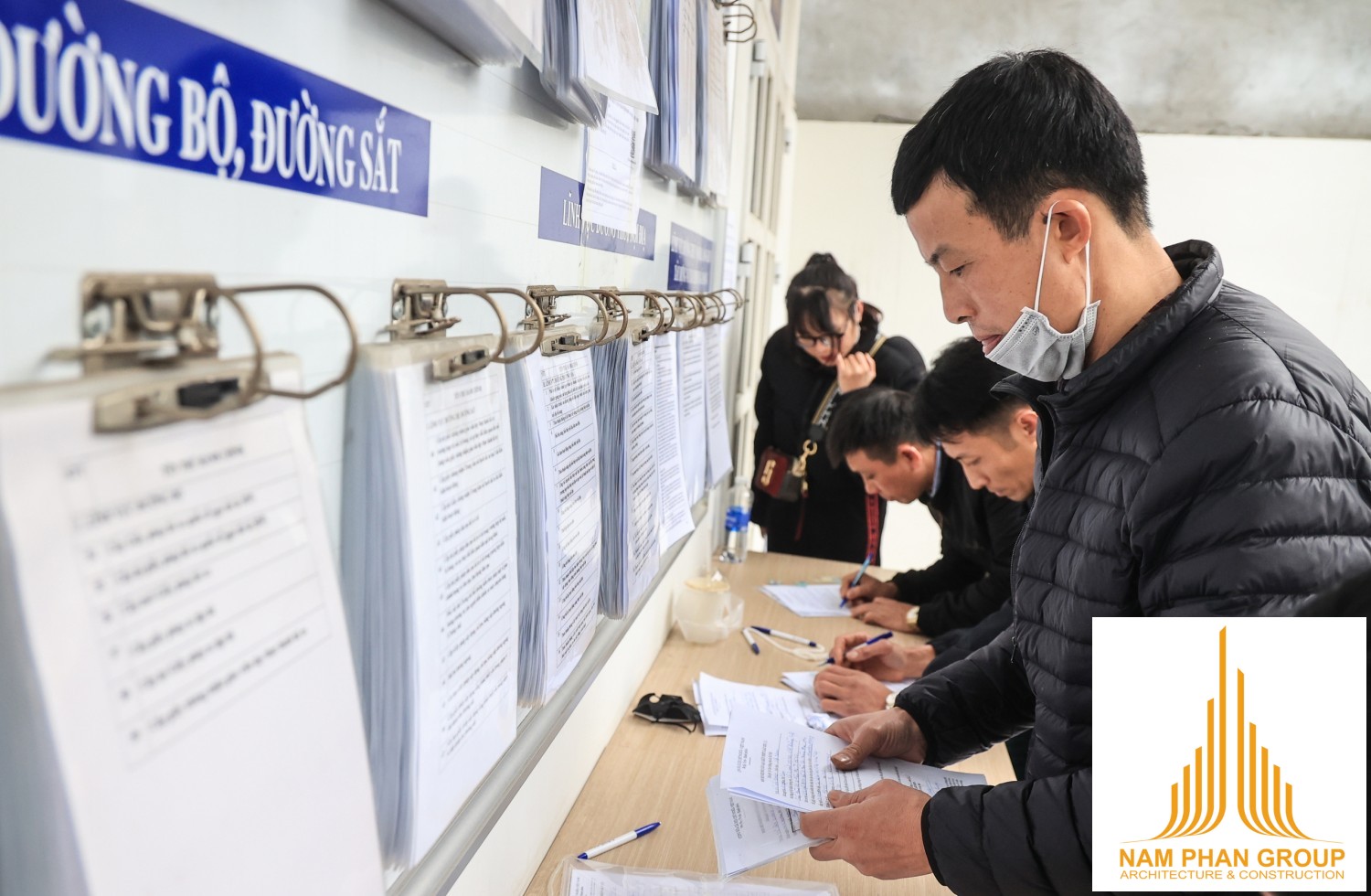 Bộ Xây dựng yêu cầu các đơn vị tuyệt đối không để xảy ra tình trạng "chạy chọt", "lợi ích nhóm", xử lý nghiêm minh mọi hành vi tham nhũng, tiêu cực (Ảnh minh hoạ).