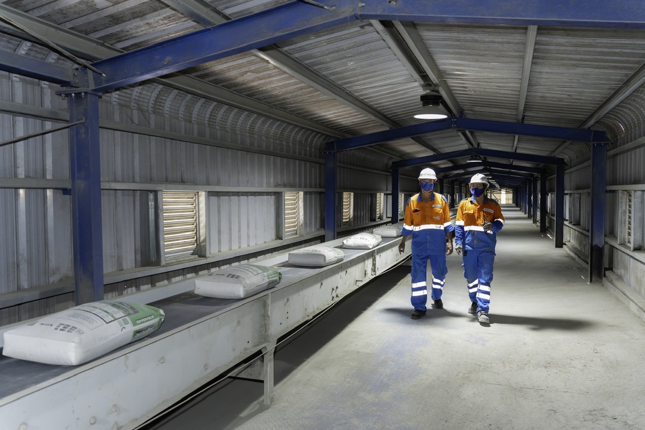 Bộ Xây dựng yêu cầu các cơ quan, đơn vị theo chức năng, nhiệm vụ được phân công quán triệt và tổ chức triển khai thực hiện nghiêm Chỉ trị. Ảnh minh hoạ.